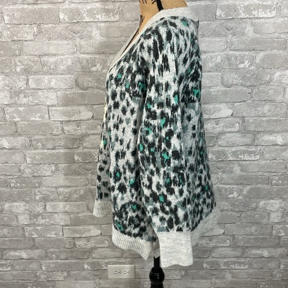 Loft Leopard Print Relaxed V-Neck Sweater - Picture 3 of 6